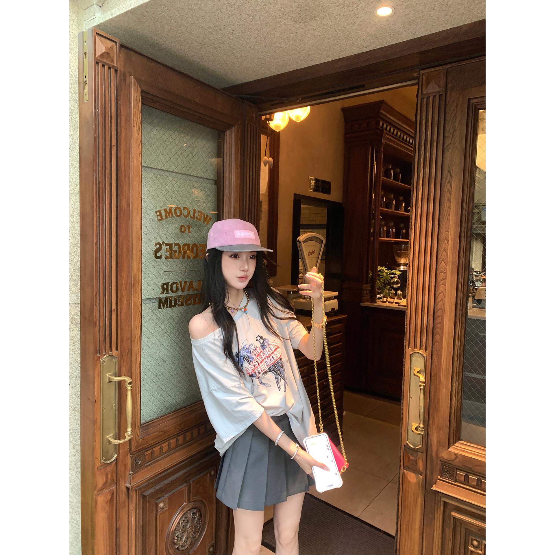 区区欧阳'你们想要你们得到'开箱si服 手绘印花+烫钻破洞做旧T恤