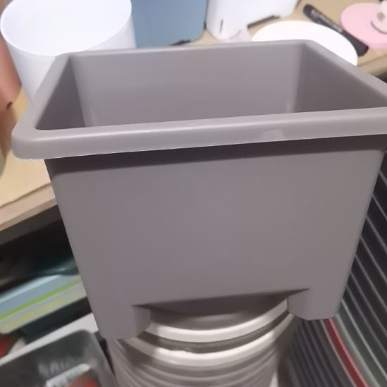 咖色方的球根盆6个带托盘