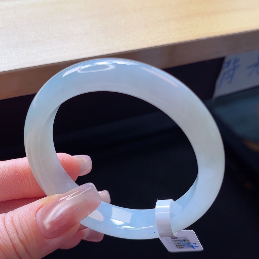 翡翠手镯未镶嵌手镯