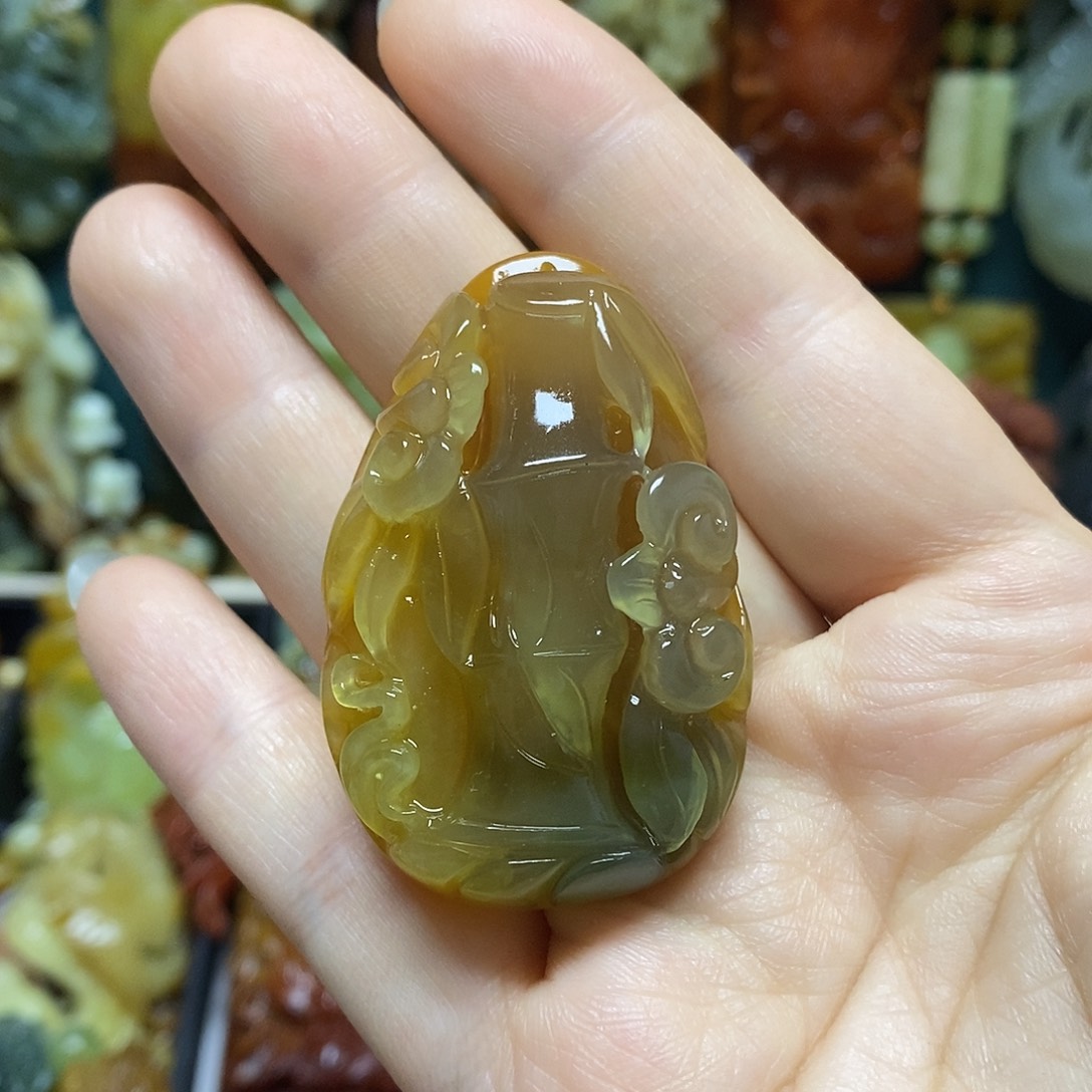 岫玉未镶嵌吊坠(赠链)