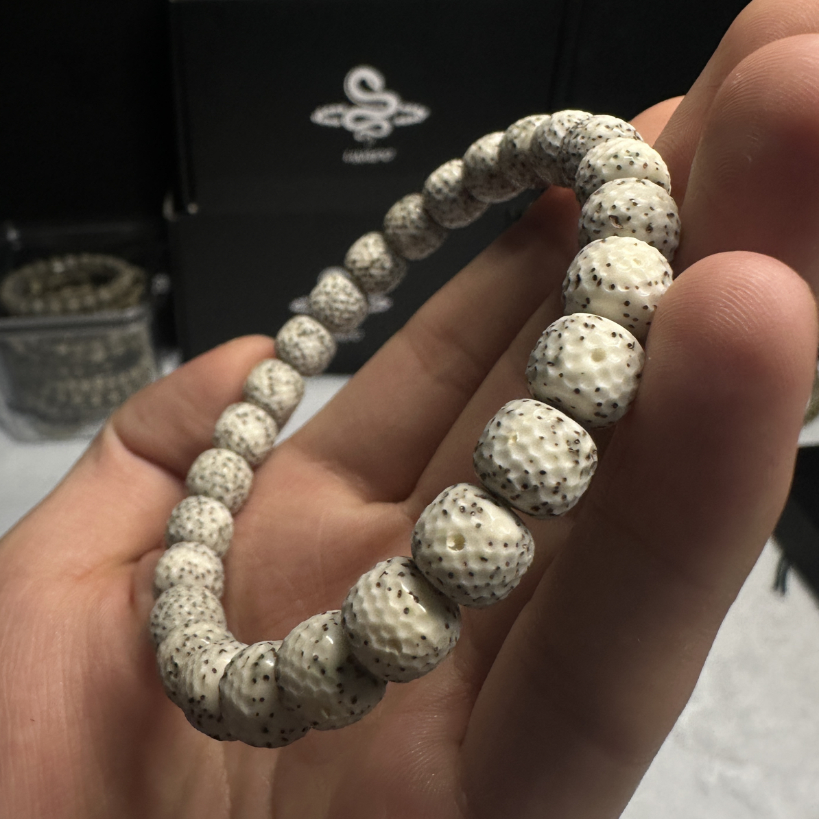 9mm瓷白手工龙鳞