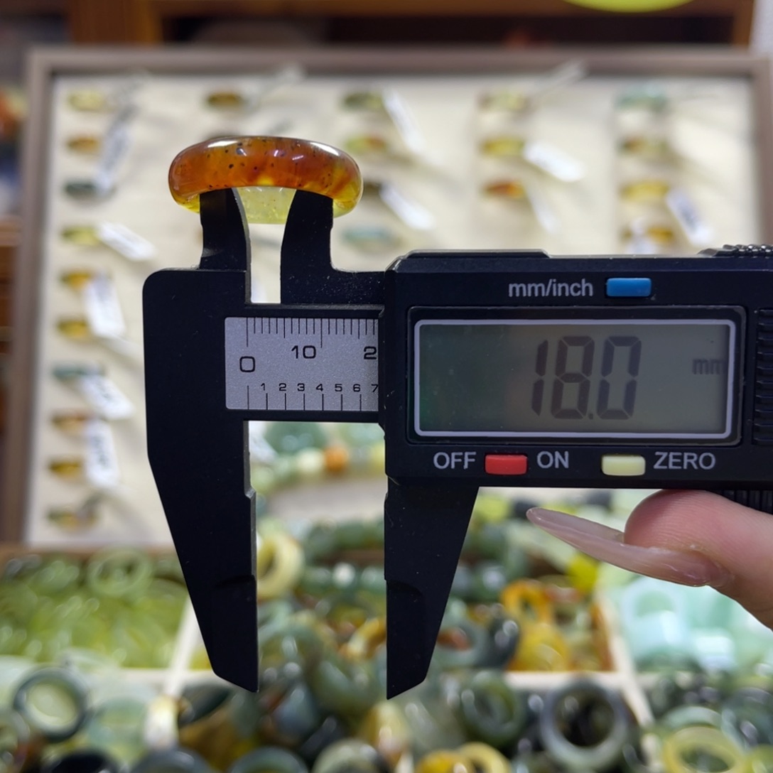 蛇纹石玉未镶嵌手镯47