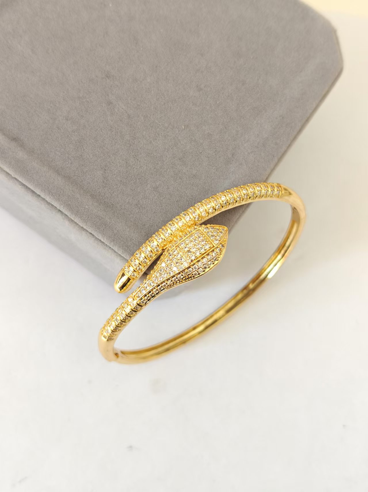 原创精工小众饰品手镯ht511