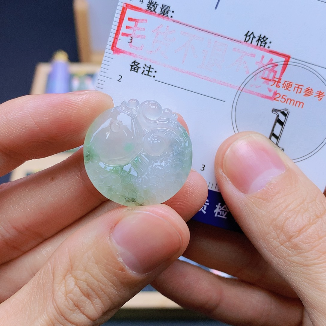 翡翠未镶嵌颈饰翡翠