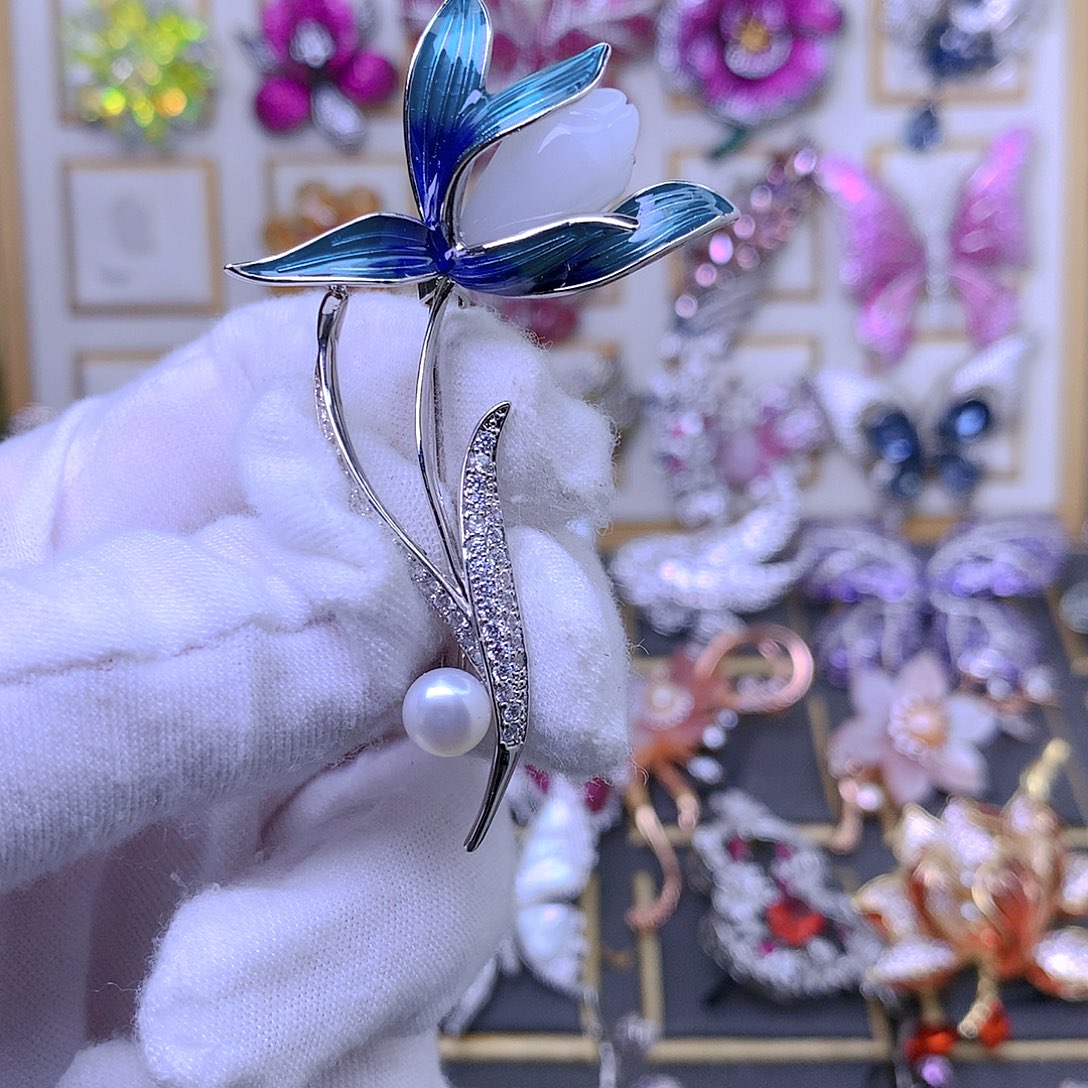 合成立方氧化锆铜胸针胸花