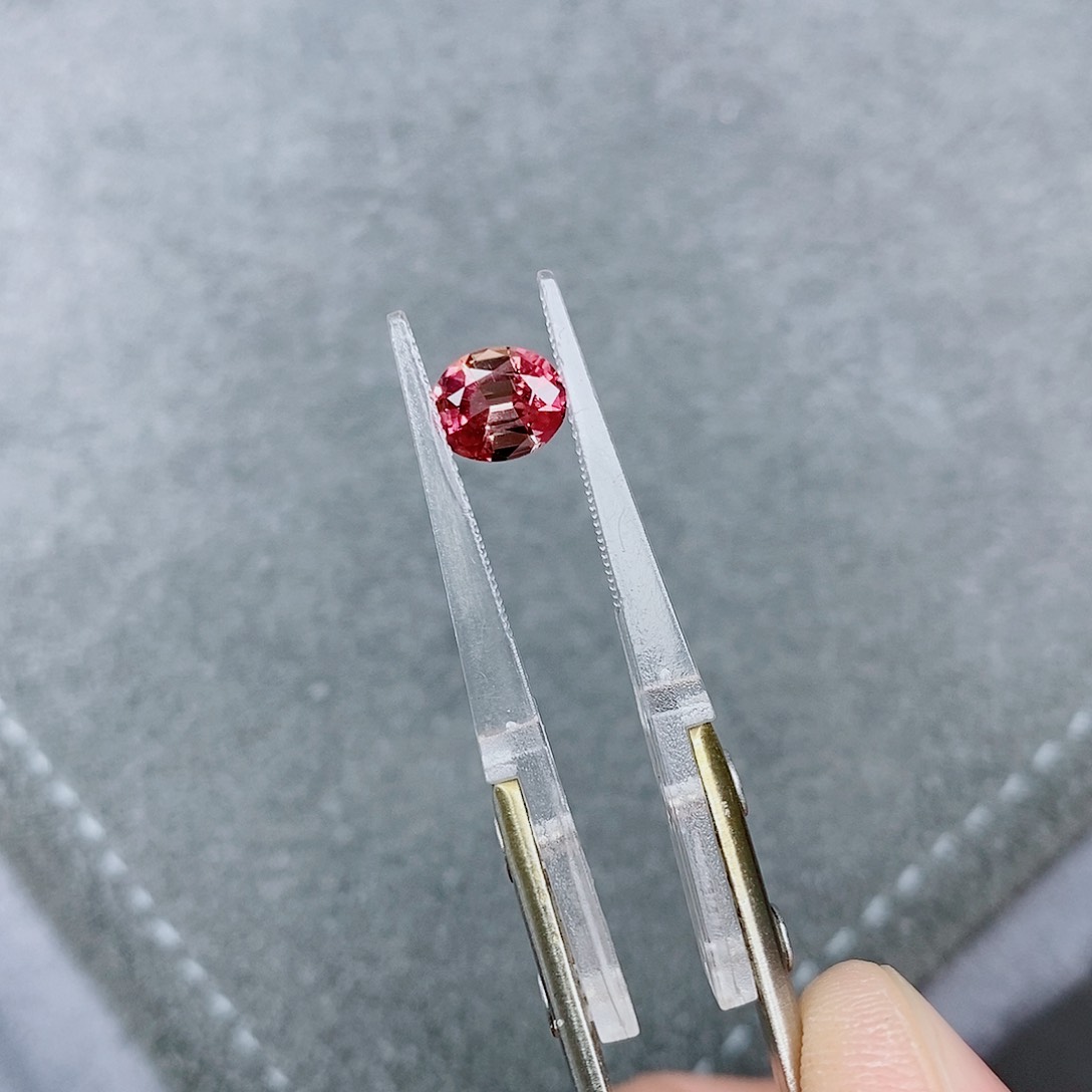 碧玺珠宝半成品未镶嵌1ct 莲花色