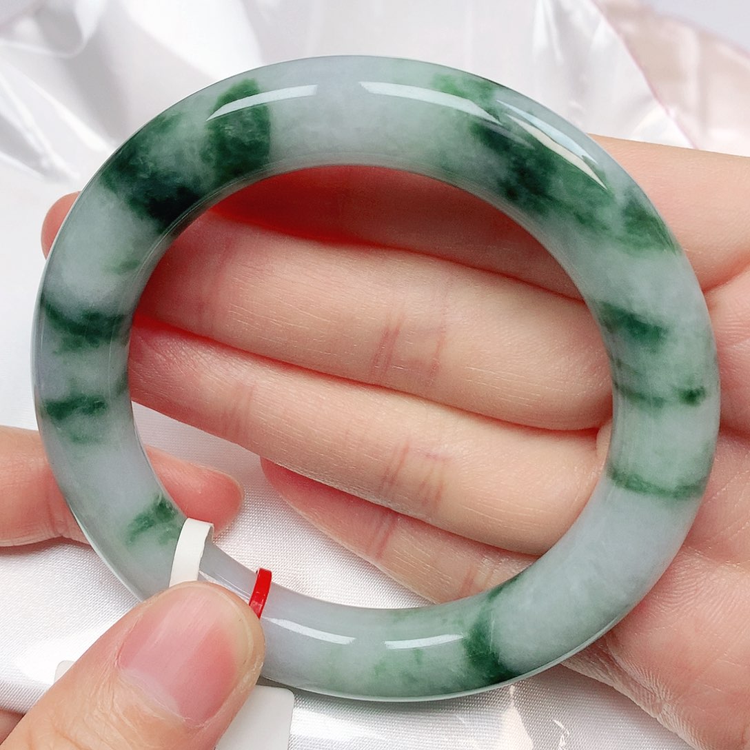 翡翠手镯未镶嵌抖音586