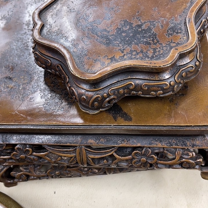 心***洒铜器铭文碎片时间的流逝，