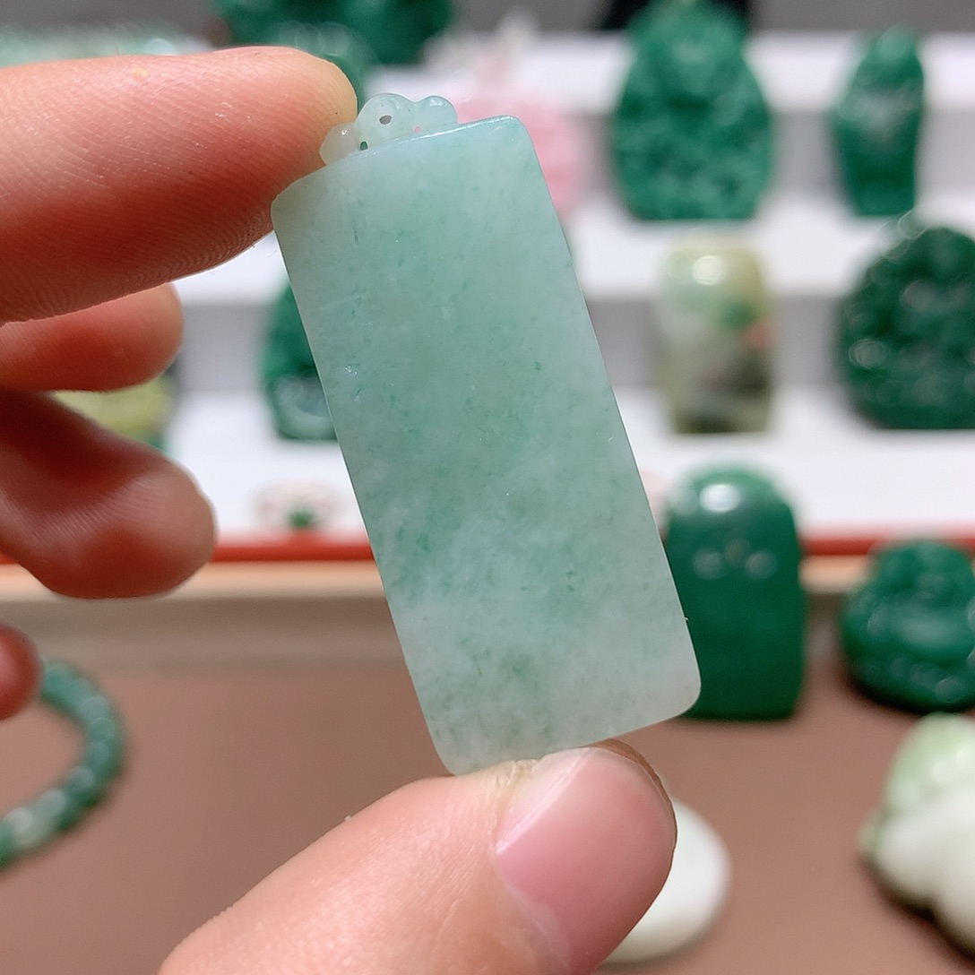 独山玉挂件未镶嵌