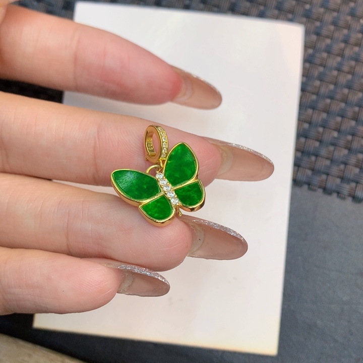 颈饰未镶嵌翡翠低**王天然翡翠