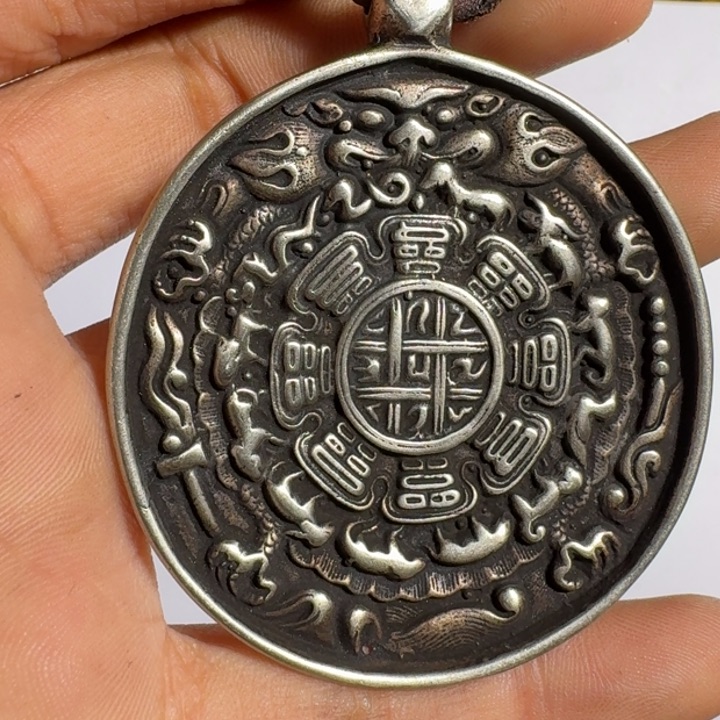 一个一个隐隐约约一个