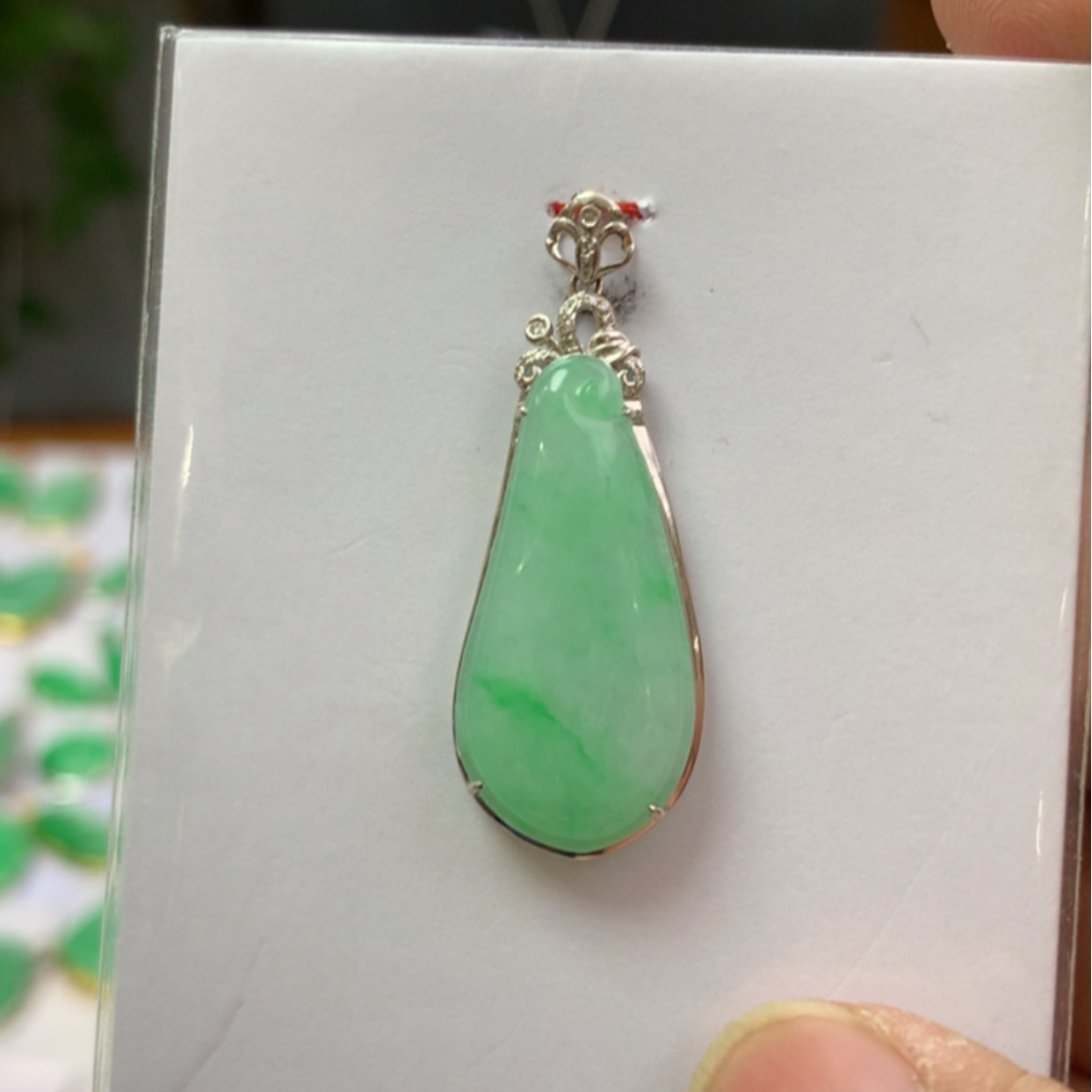 【闪购商品】翡翠颈饰18K金镶嵌翡翠