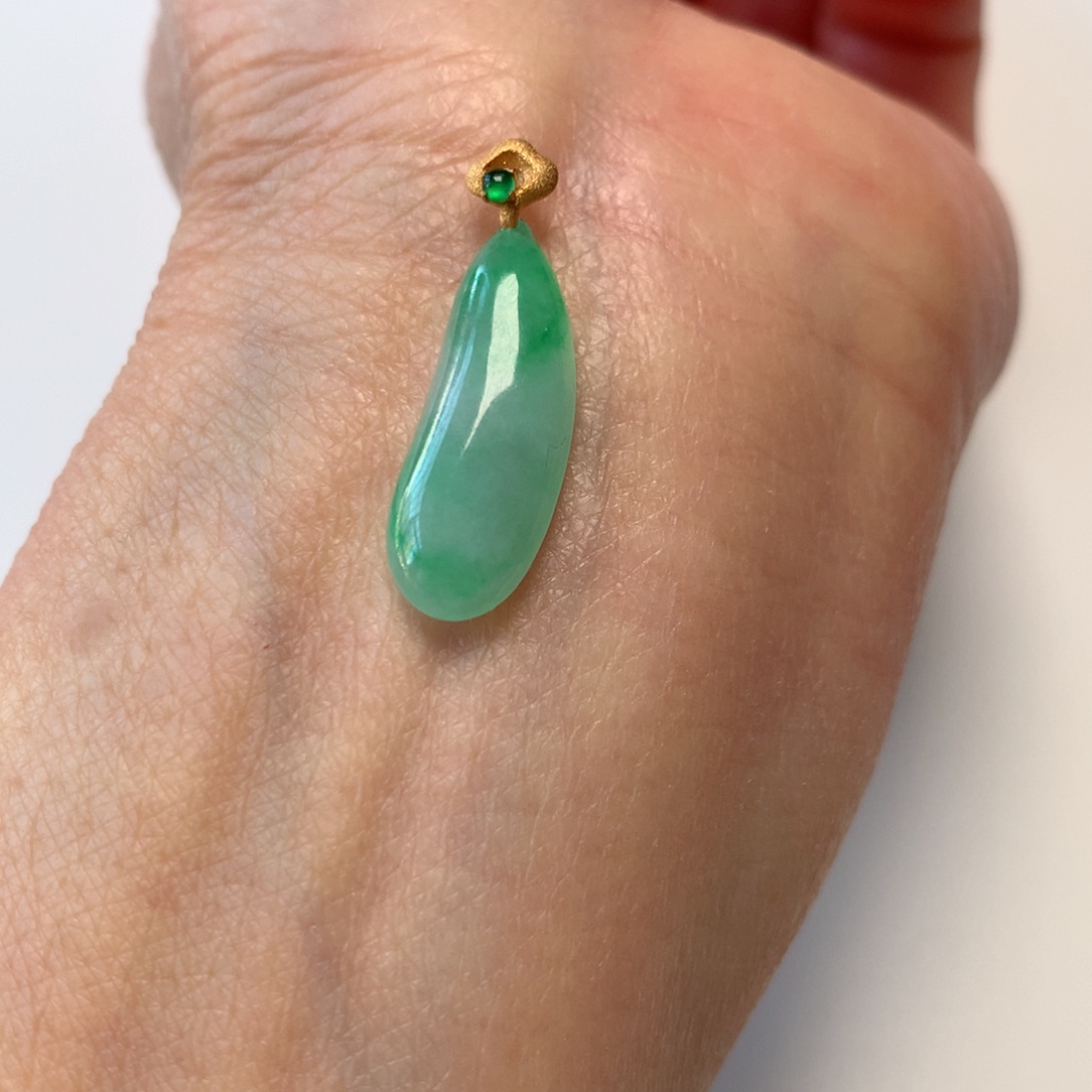 翡翠颈饰18K金镶嵌瓜