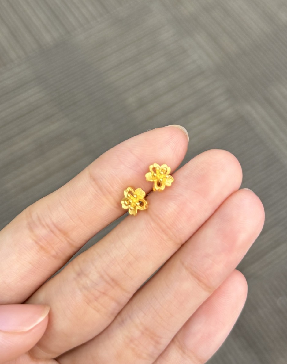 足金999 花蕊小花弯钩耳钉