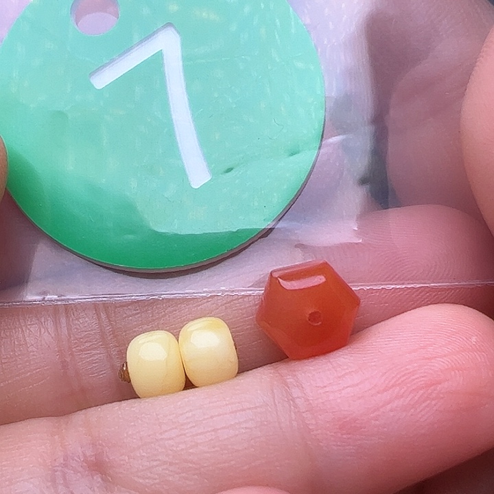 蜜蜡裸石未镶嵌许****伟6m m