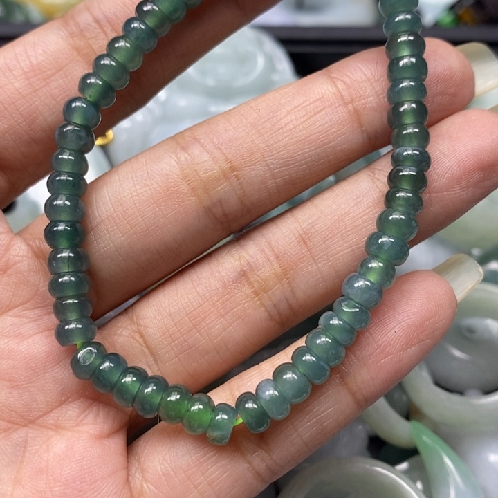 翡翠颈饰未镶嵌天然翡翠