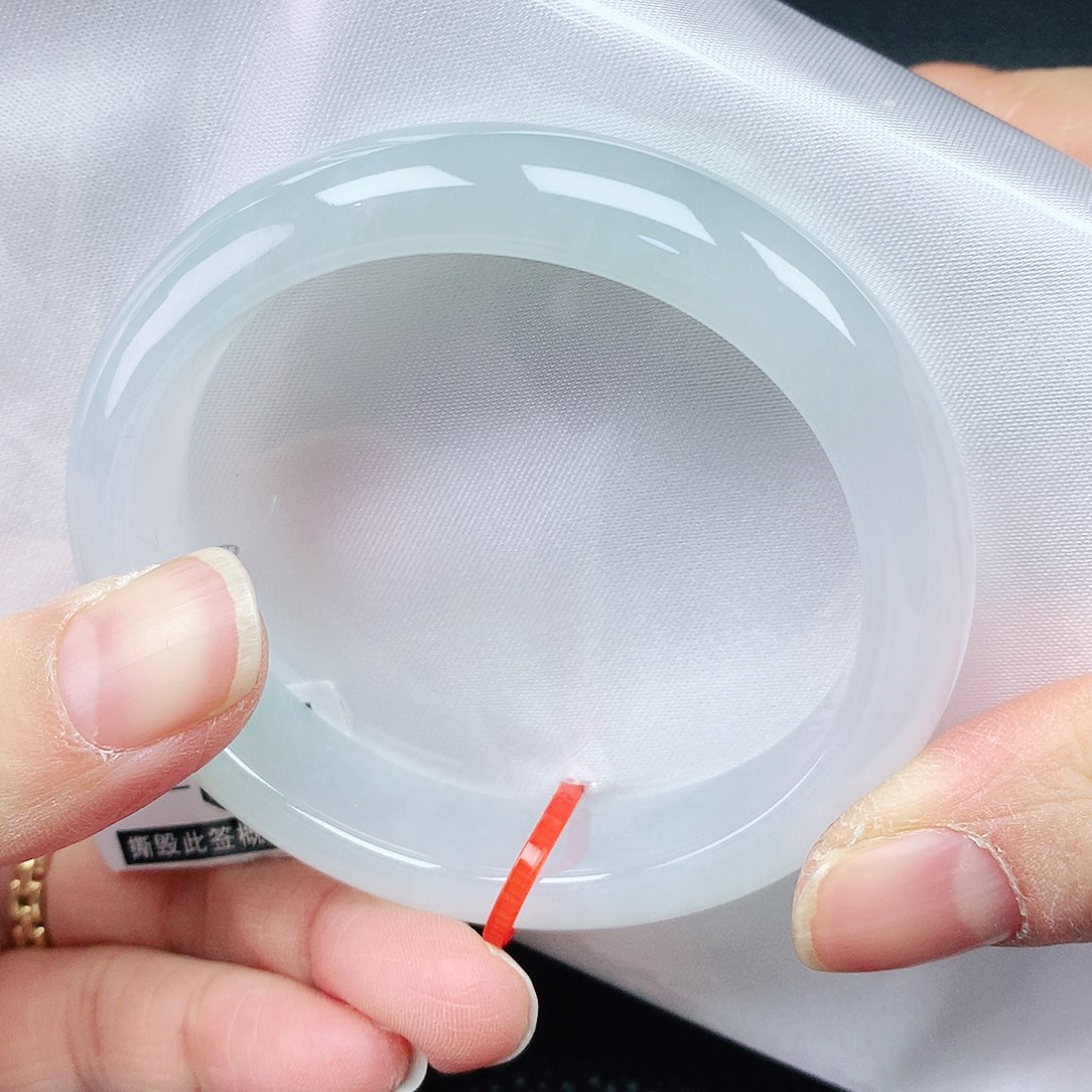 翡翠手镯未镶嵌55贵