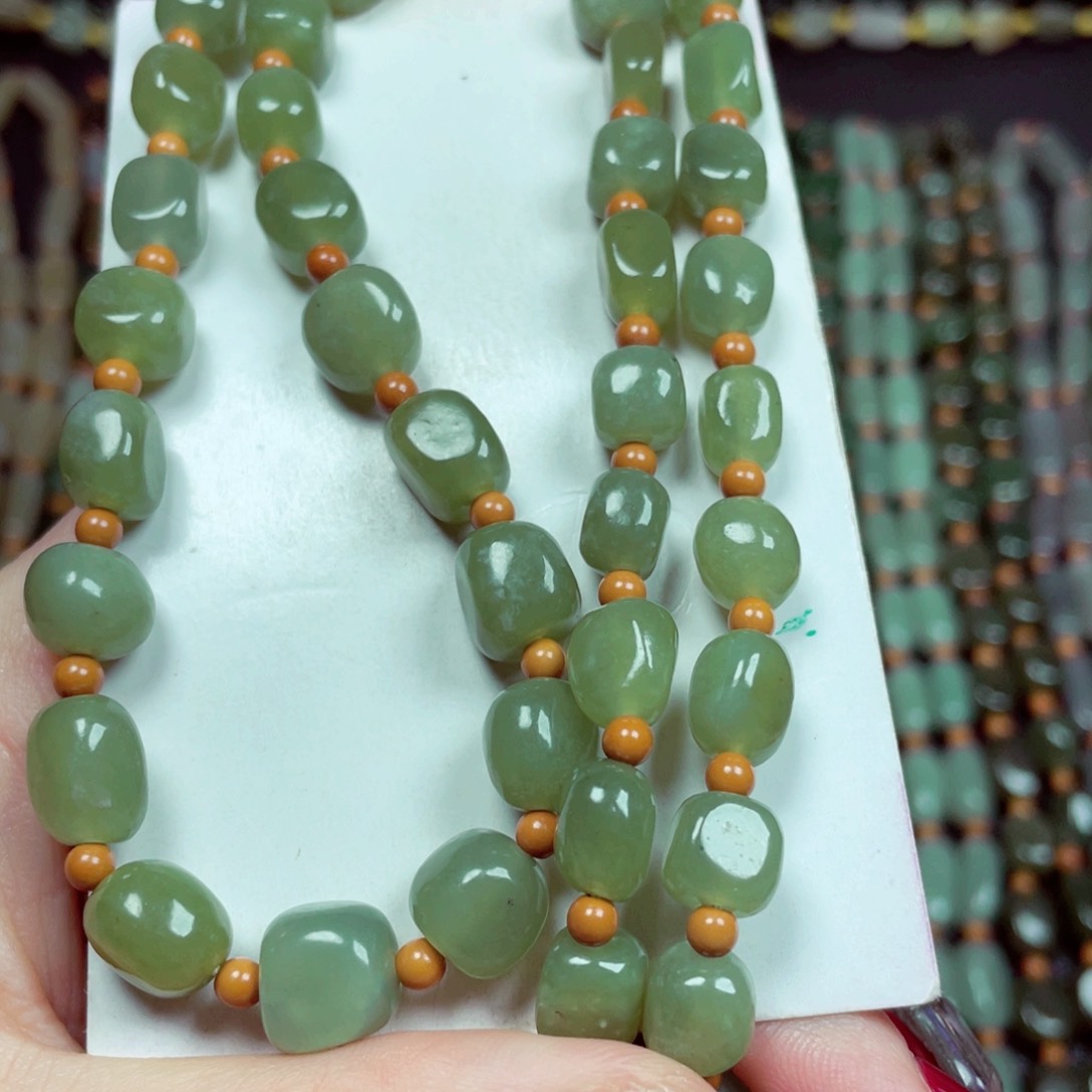 和田玉颈饰未镶嵌