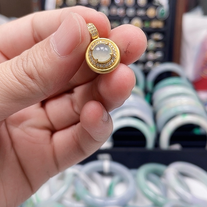 翡翠未镶嵌手镯翡翠