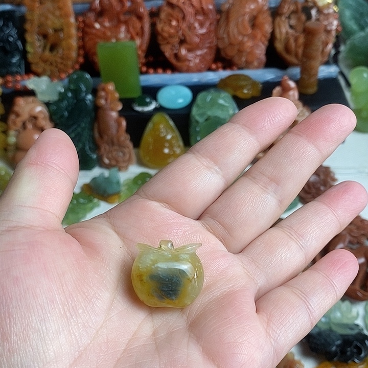 未镶嵌蛇纹石玉颈饰