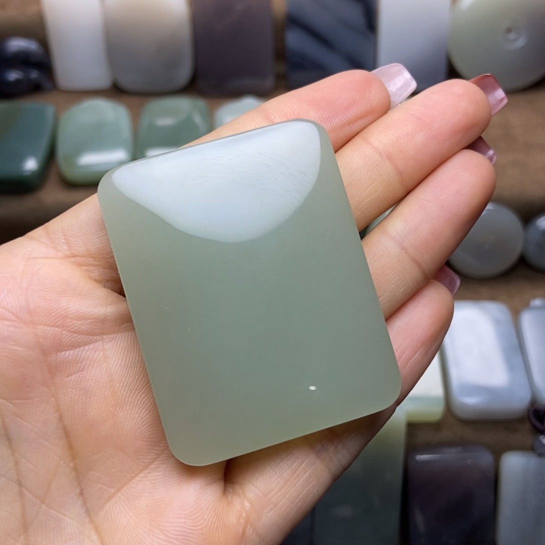 和田玉未镶嵌颈饰新****心