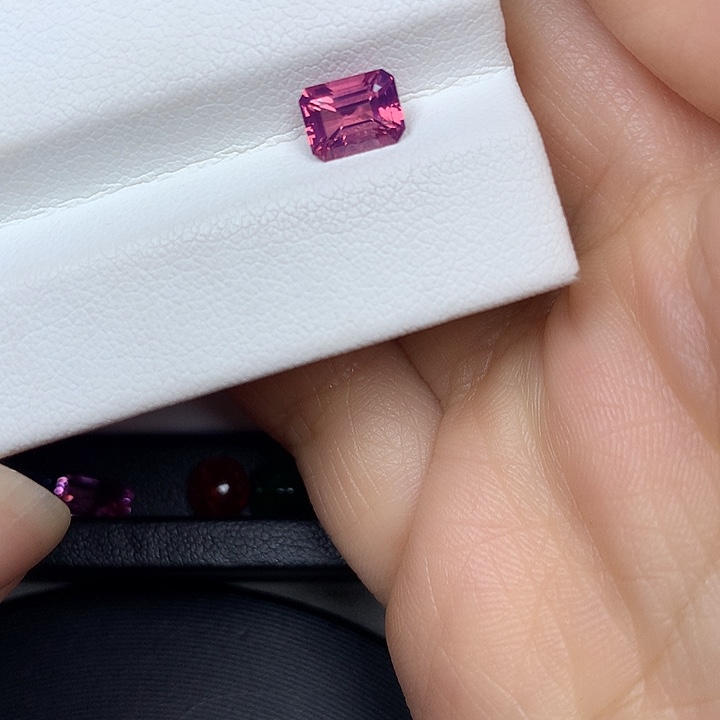 尖晶石裸石1.22ct马亨盖