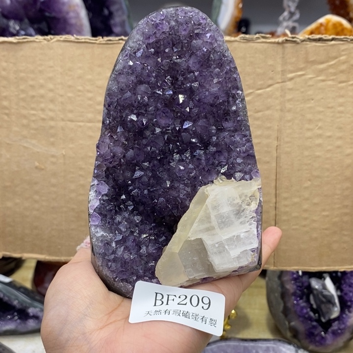 未镶嵌水晶大型摆件（非配饰）