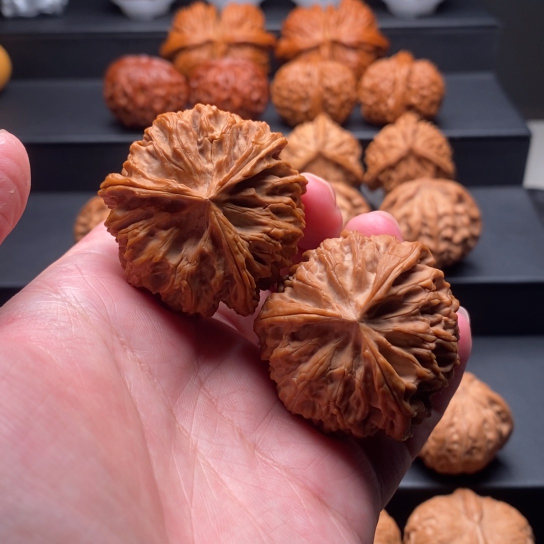 把件文玩核桃45尺苹果园三棱正球奔