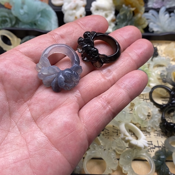 张***慧蛇纹石玉合金颈饰