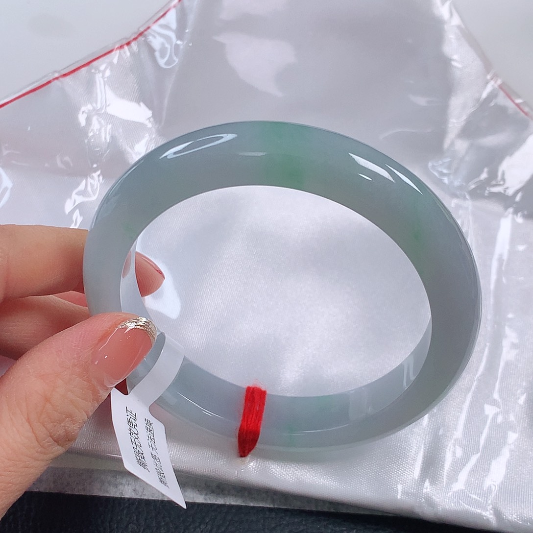 翡翠手镯未镶嵌 正圈①④①