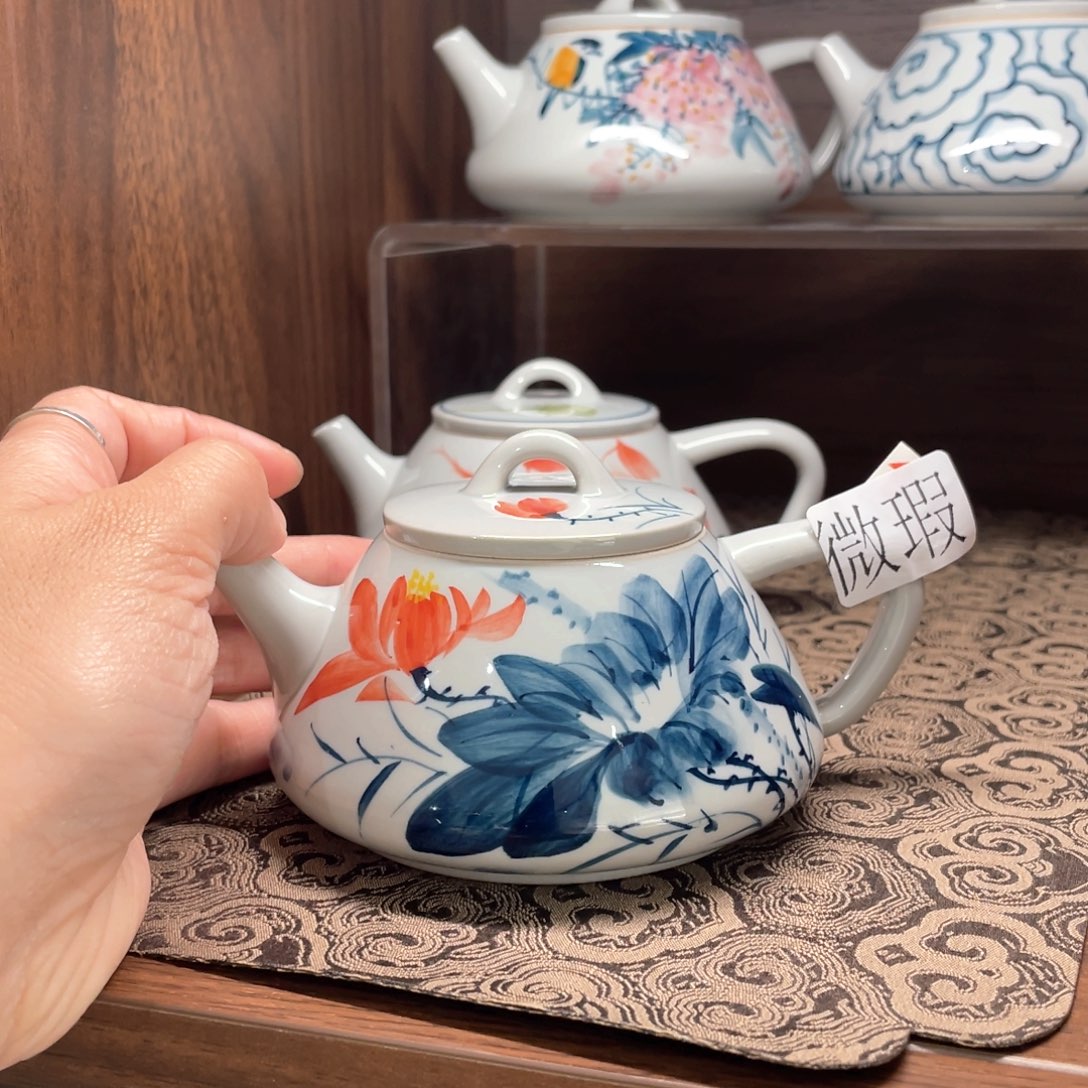 釉下手绘茶具微瑕