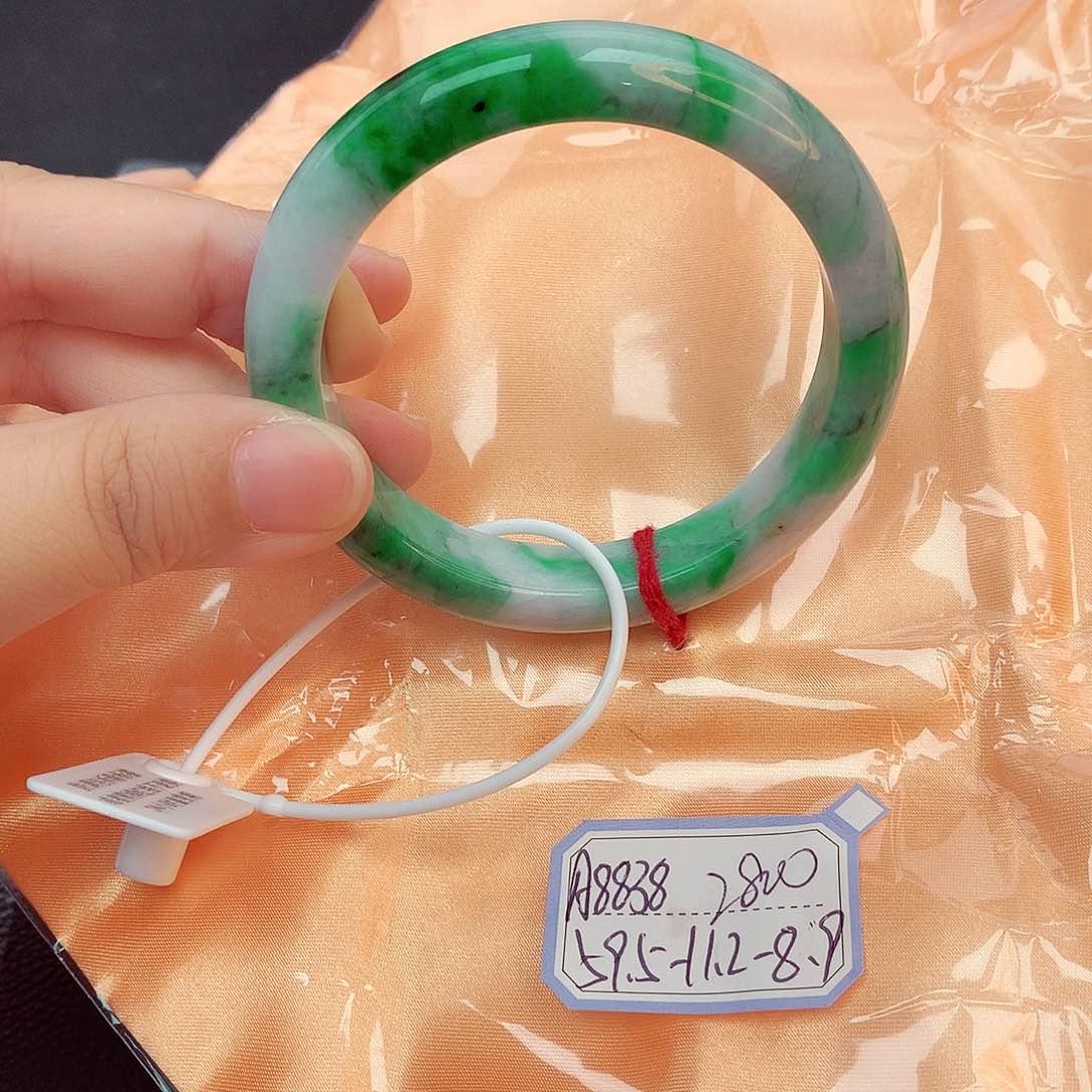 翡翠未镶嵌手镯缅甸翡翠