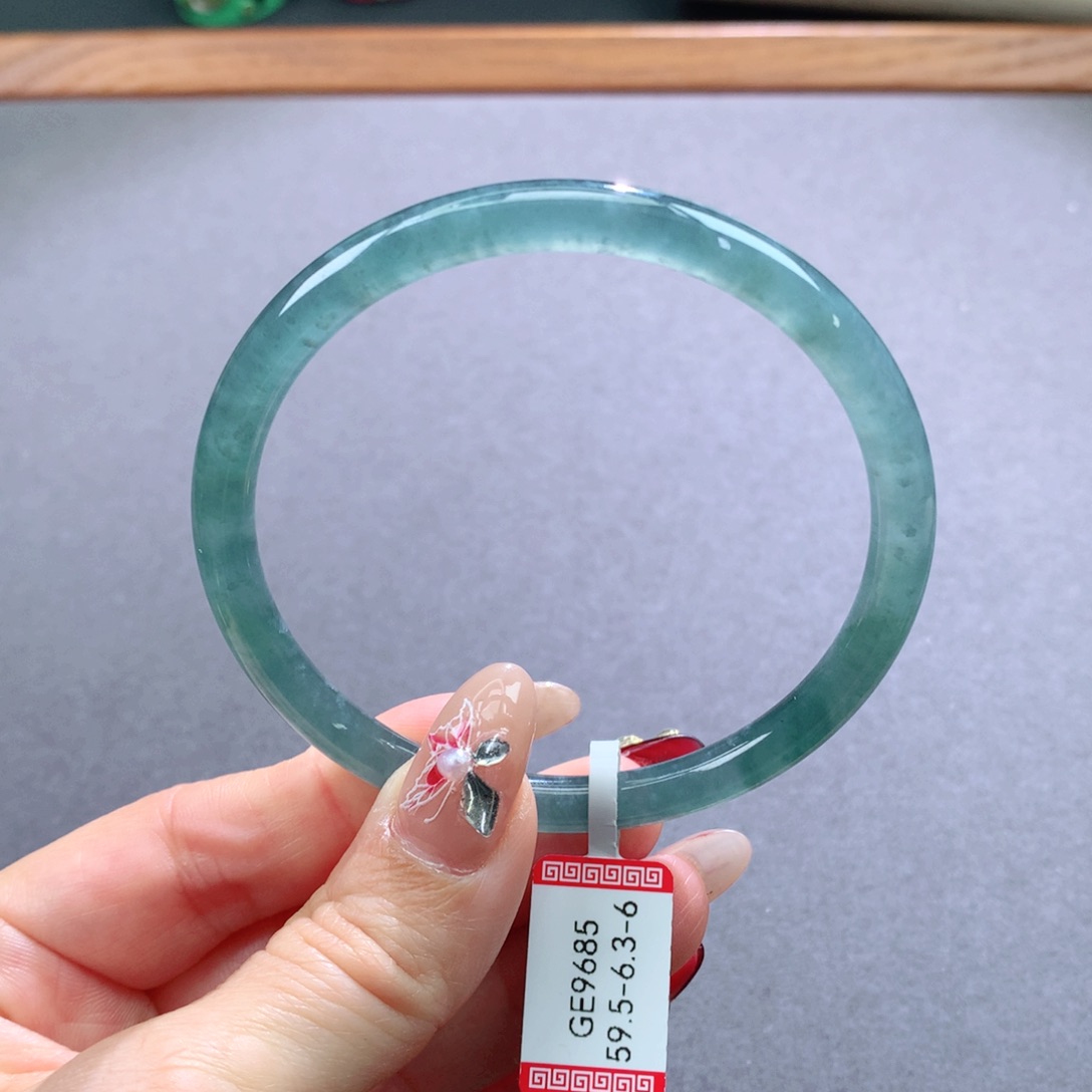 翡翠手镯未镶嵌天然翡翠手镯叮当镯