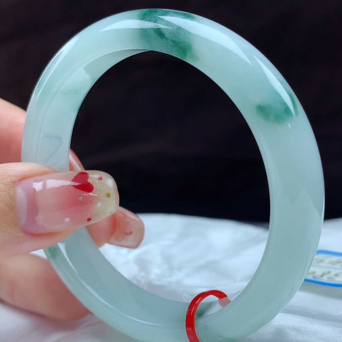 翡翠手镯未镶嵌96745，