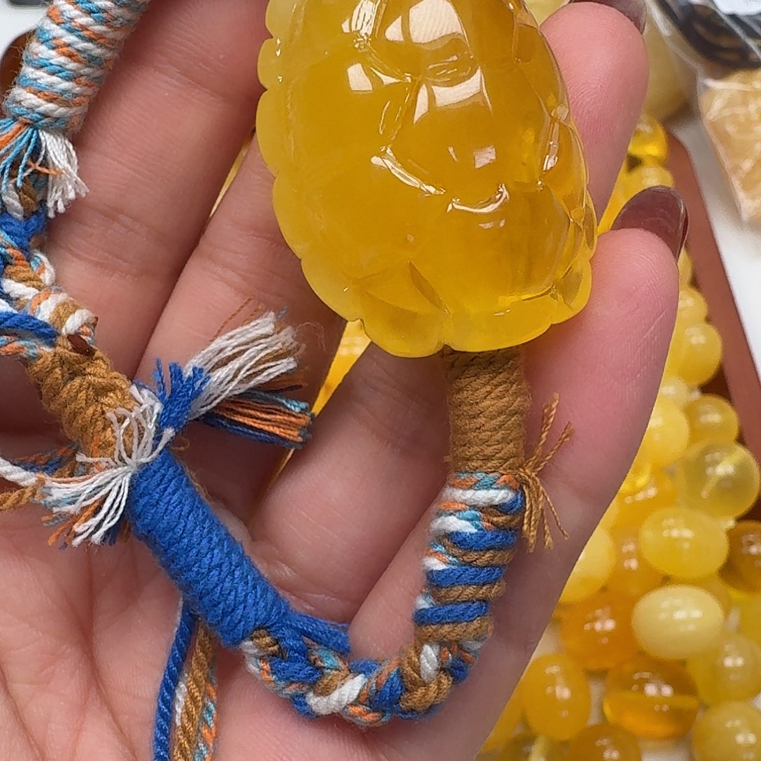 幸***货琥珀未镶嵌裸石悠悠