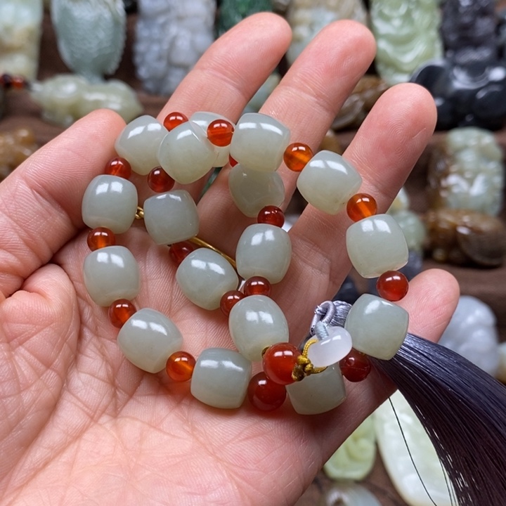 和田玉颈饰未镶嵌