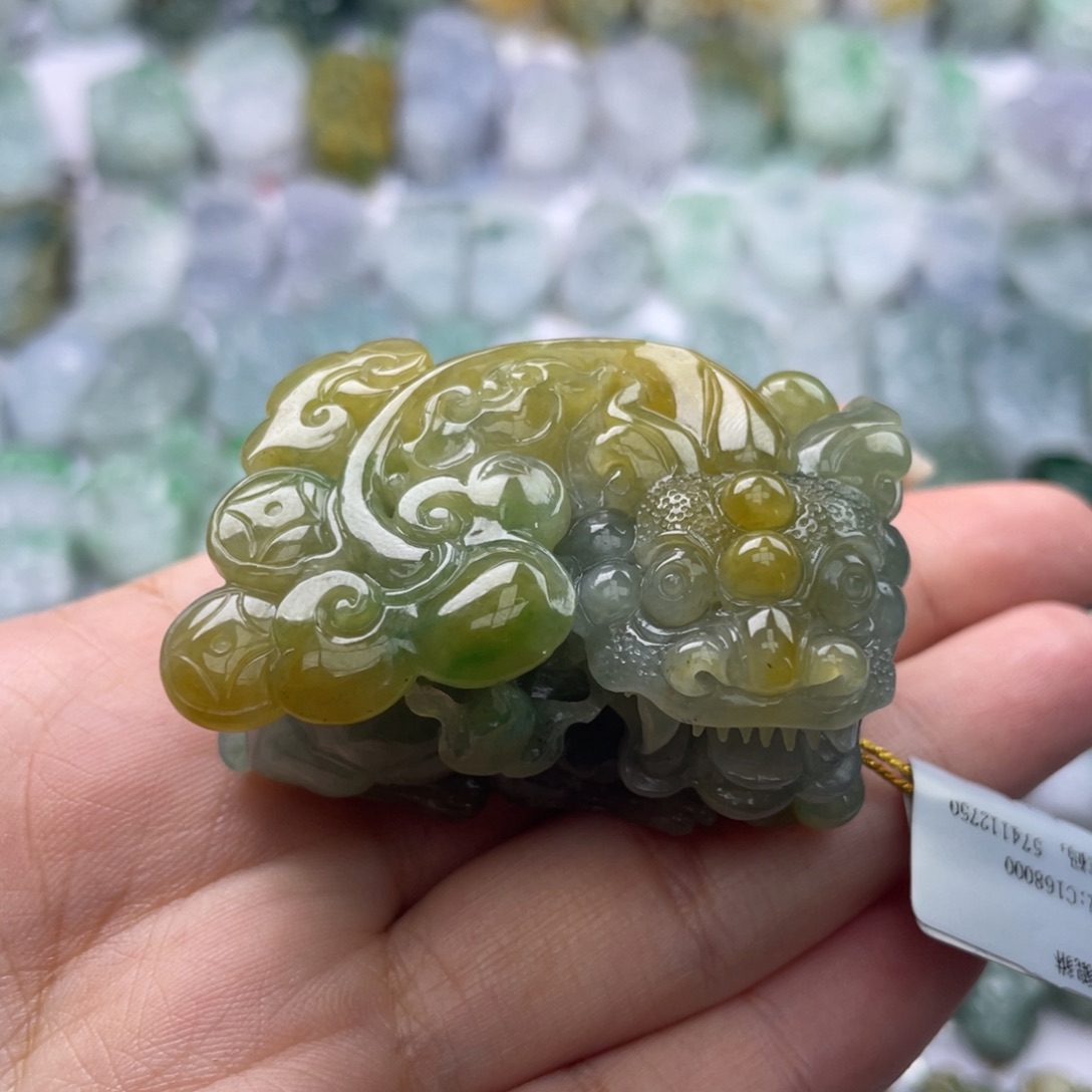 翡翠颈饰未镶嵌貔貅