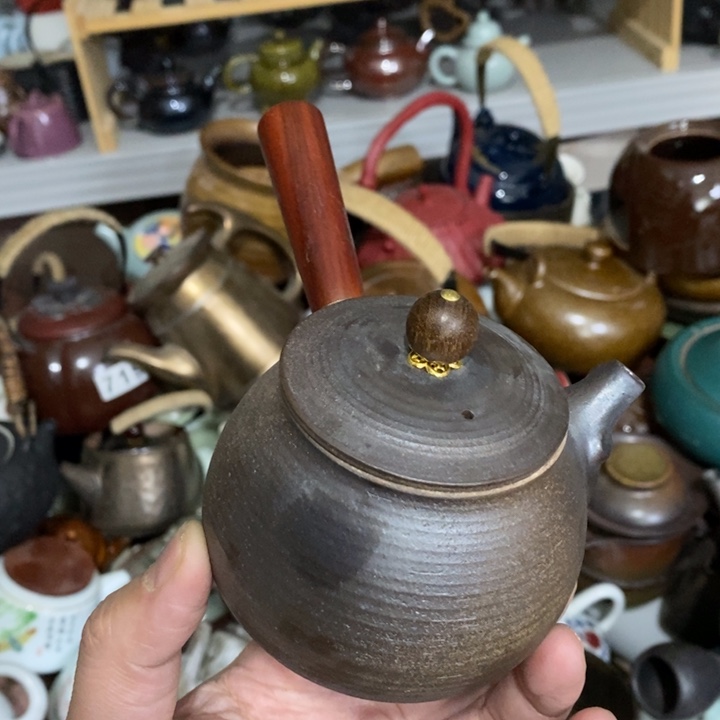 陶瓷艺术品及陶瓷壶