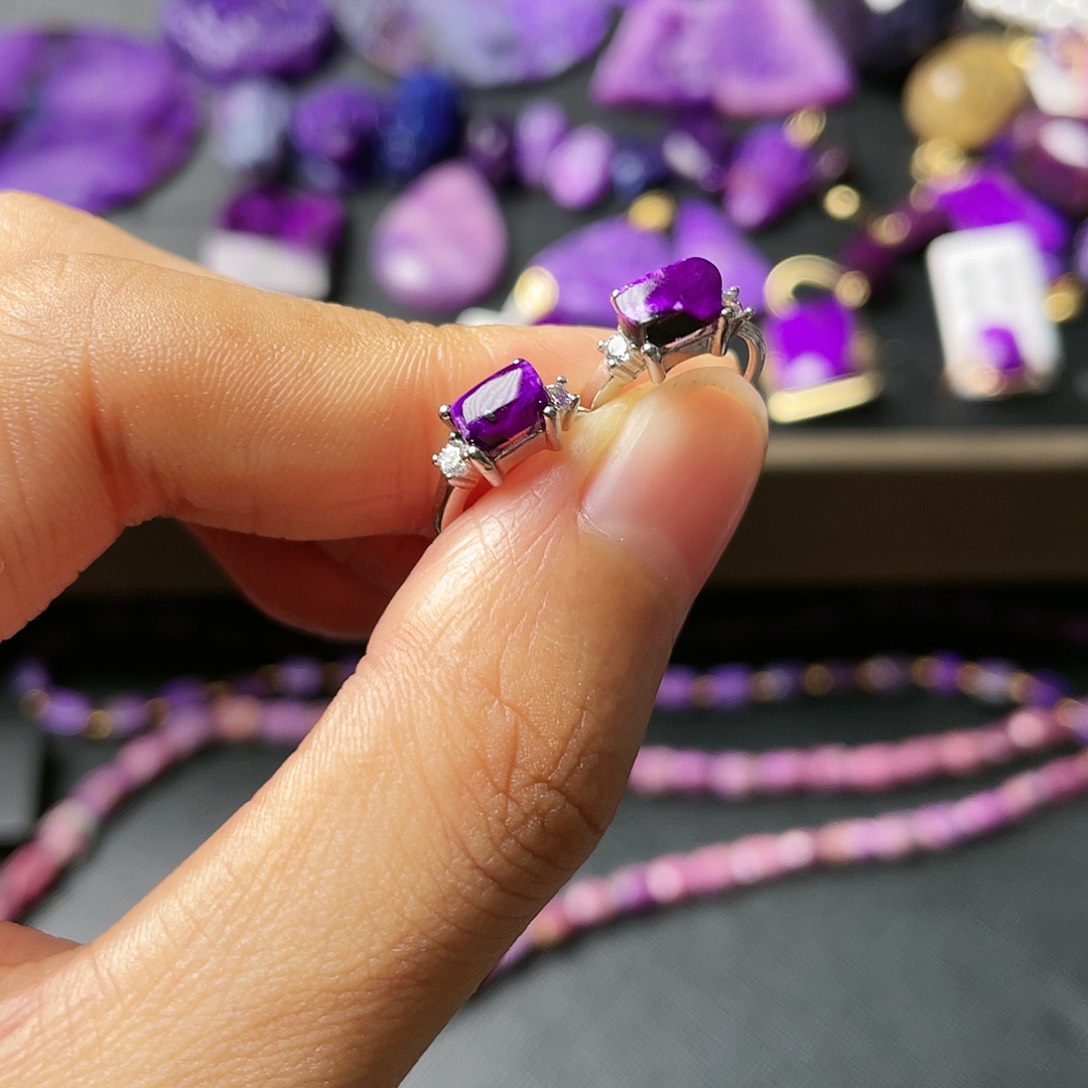 银S925镶嵌苏纪石（舒俱来）耳环