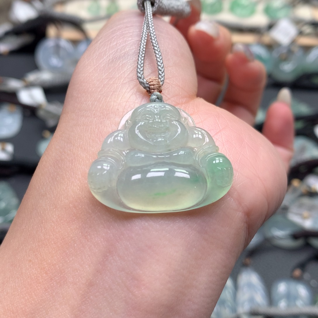 翡翠颈饰未镶嵌佛公