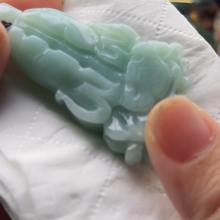 翡翠未镶嵌颈饰挂件