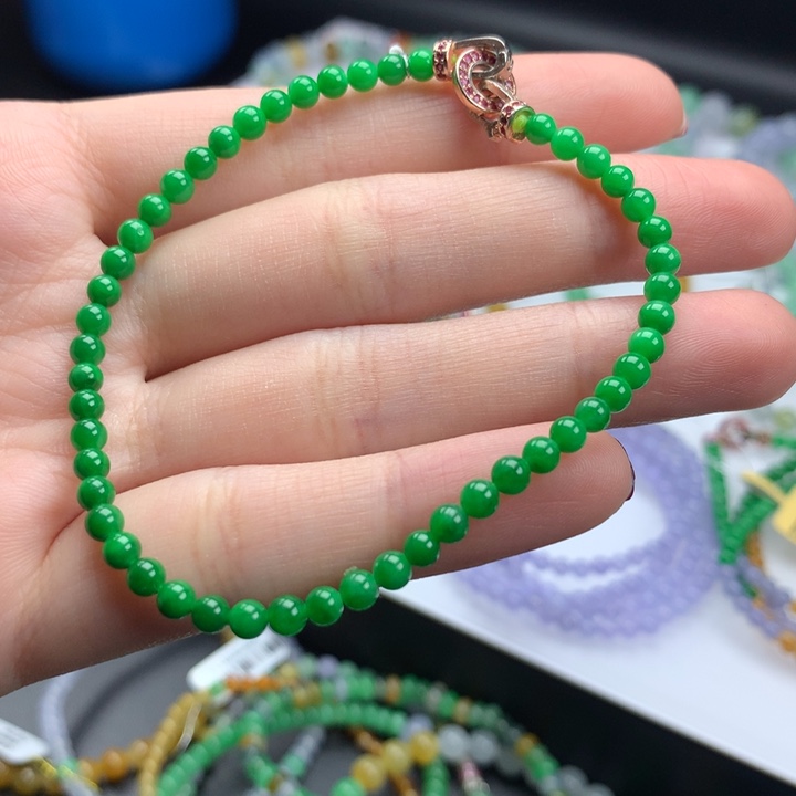 翡翠手镯未镶嵌卡