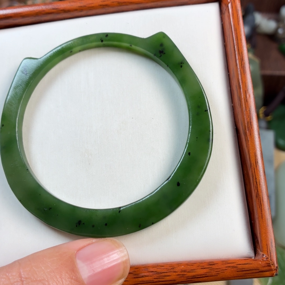 和田玉未镶嵌颈饰圈口56