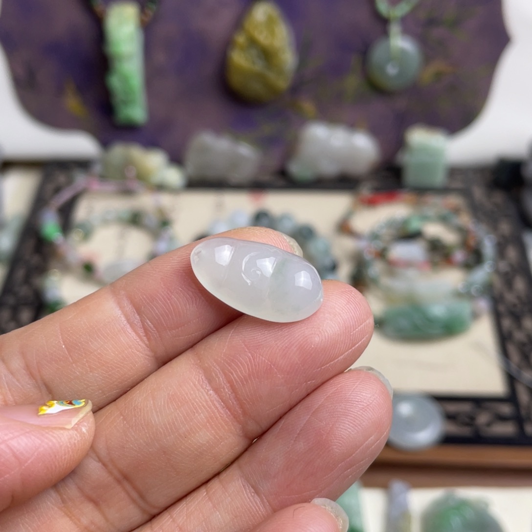 晓***心翡翠未镶嵌手链豆子手牌