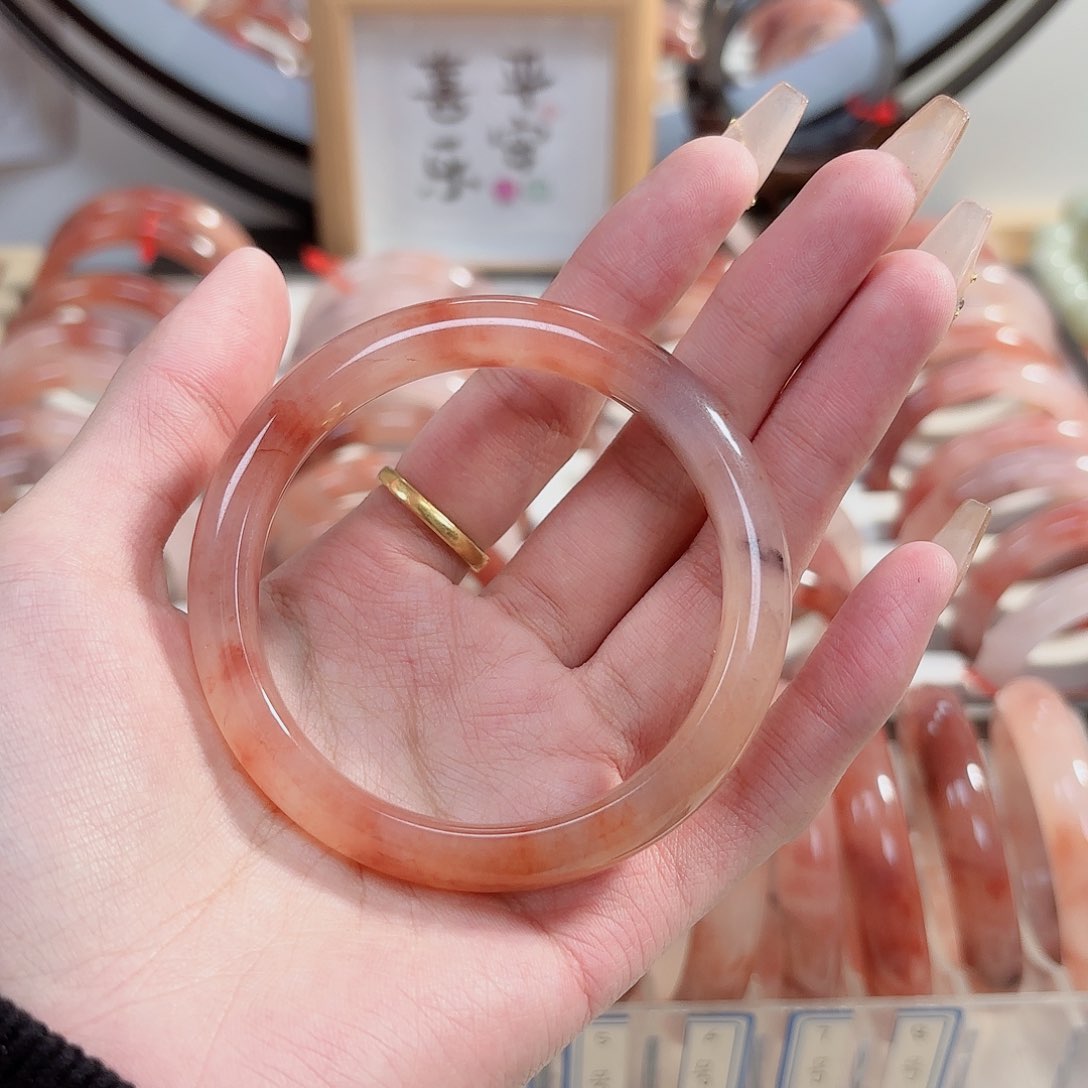 石英质玉手镯未镶嵌小*柳