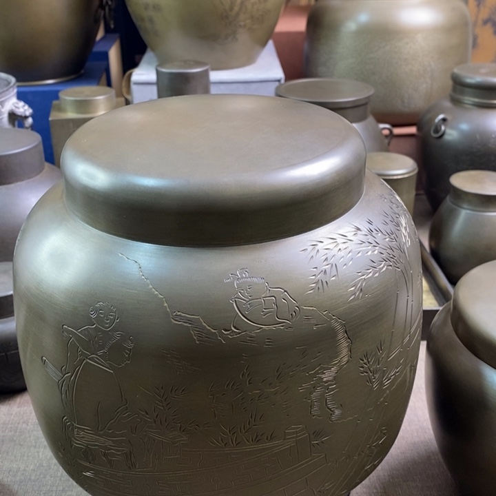 M***e哈哈哈啊哈哈哈哈哈啊哈锡罐