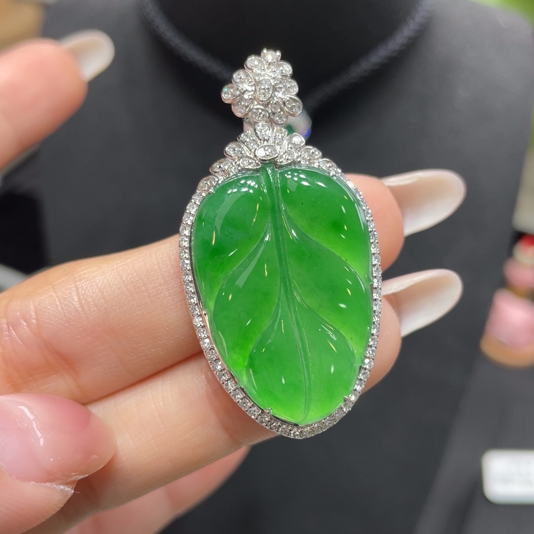 翡翠颈饰18K金镶嵌天然缅甸翡翠a货