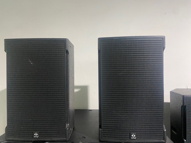 9新  Sandy12寸前倒音响4件套，二手物品不包邮