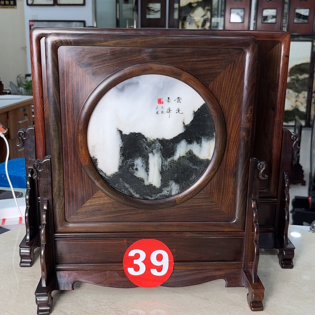 在***上石材天然云石摆件