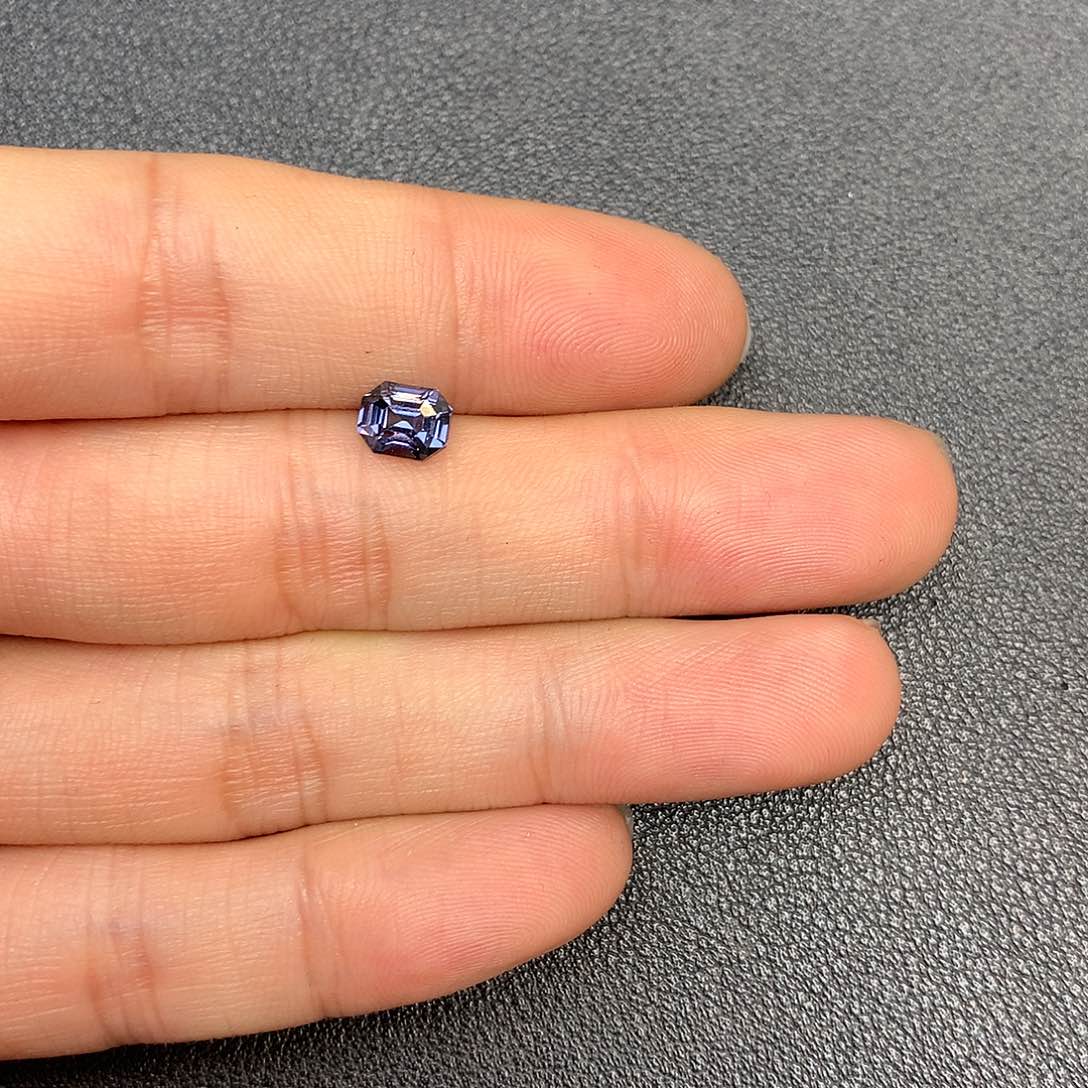 尖晶石裸石未镶嵌